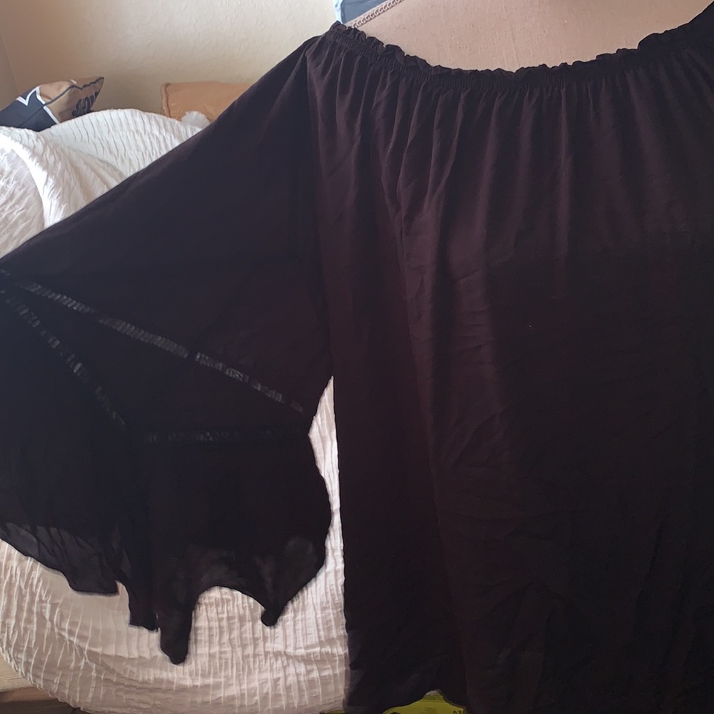 Elan Flutter Sleeve Top